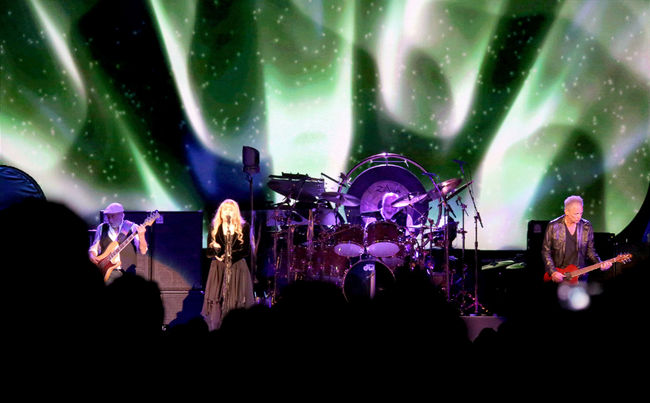 fleetwood mac review calgary 2013
